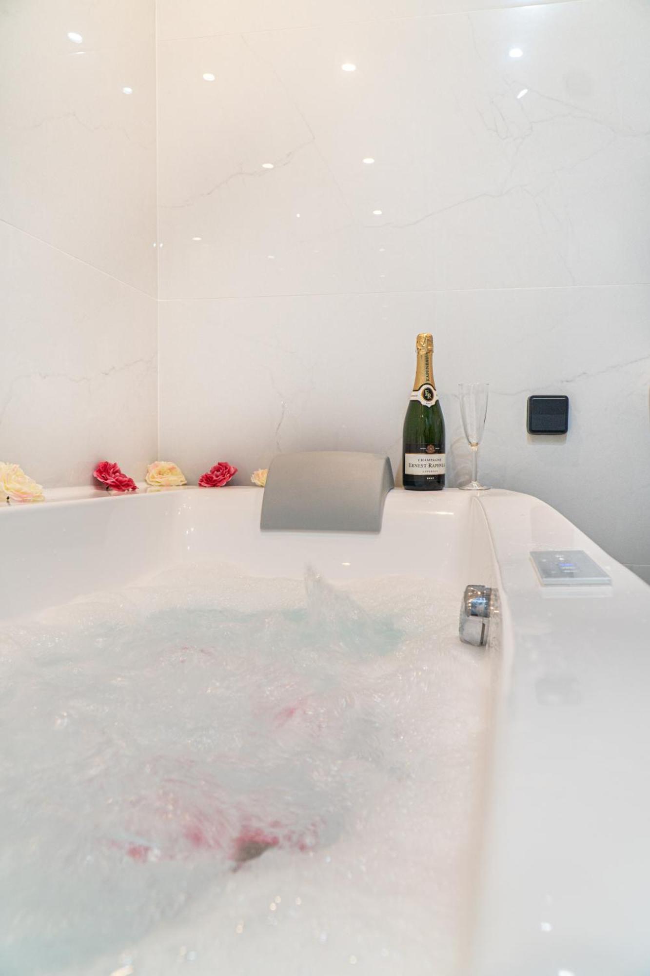 Paradise+ With Jacuzzi In The Heart Of Athens! Eksteriør billede